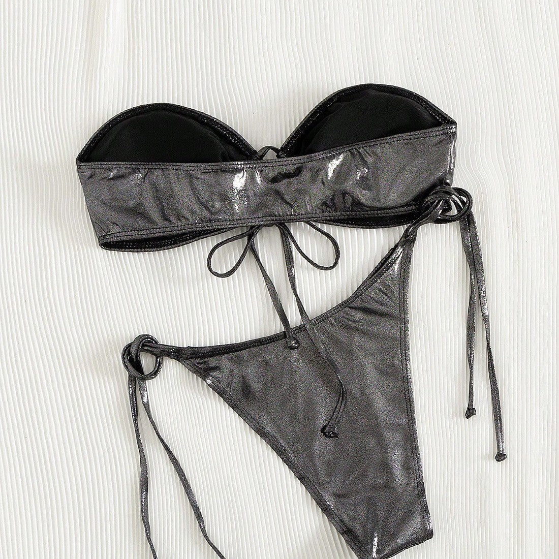 Damen Bandeau-Bikini-Set mit eleganter Raffinesse R&B