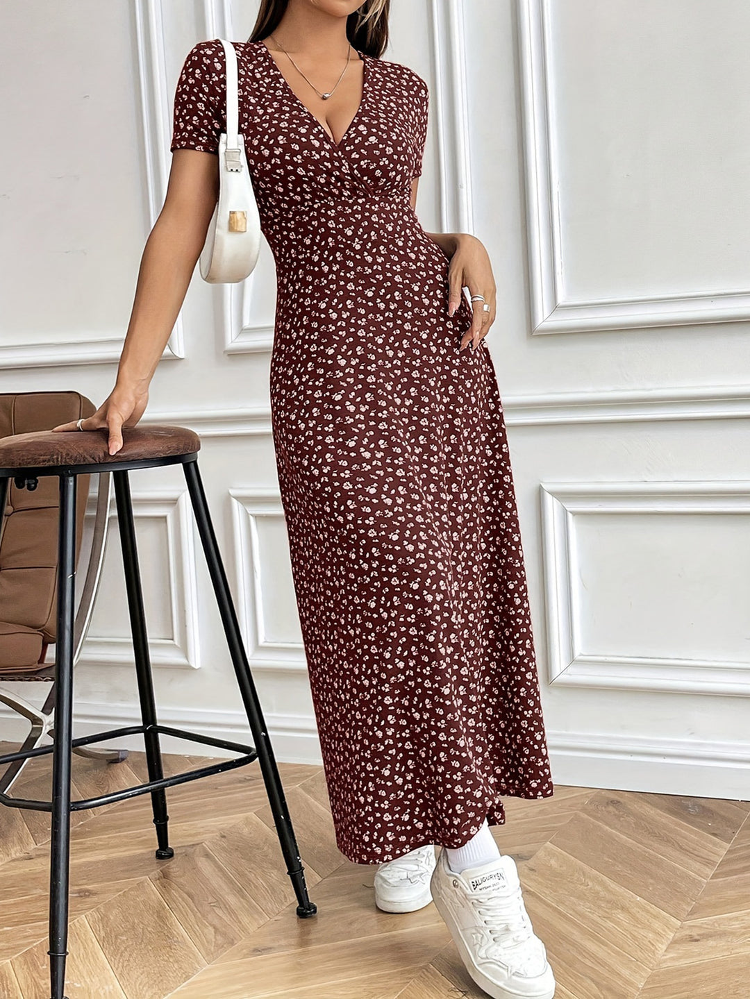 Damen Maxi-Kleid mit Blumenmuster und V-Ausschnitt R&B