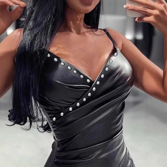 Damen Figurbetontes Kunstlederkleid mit Raffung und Schmuckdetails R&B