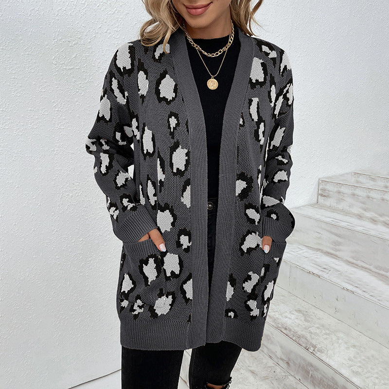 Damen modische Strickjacke mit Leopardenmuster und praktischen Taschen R&B