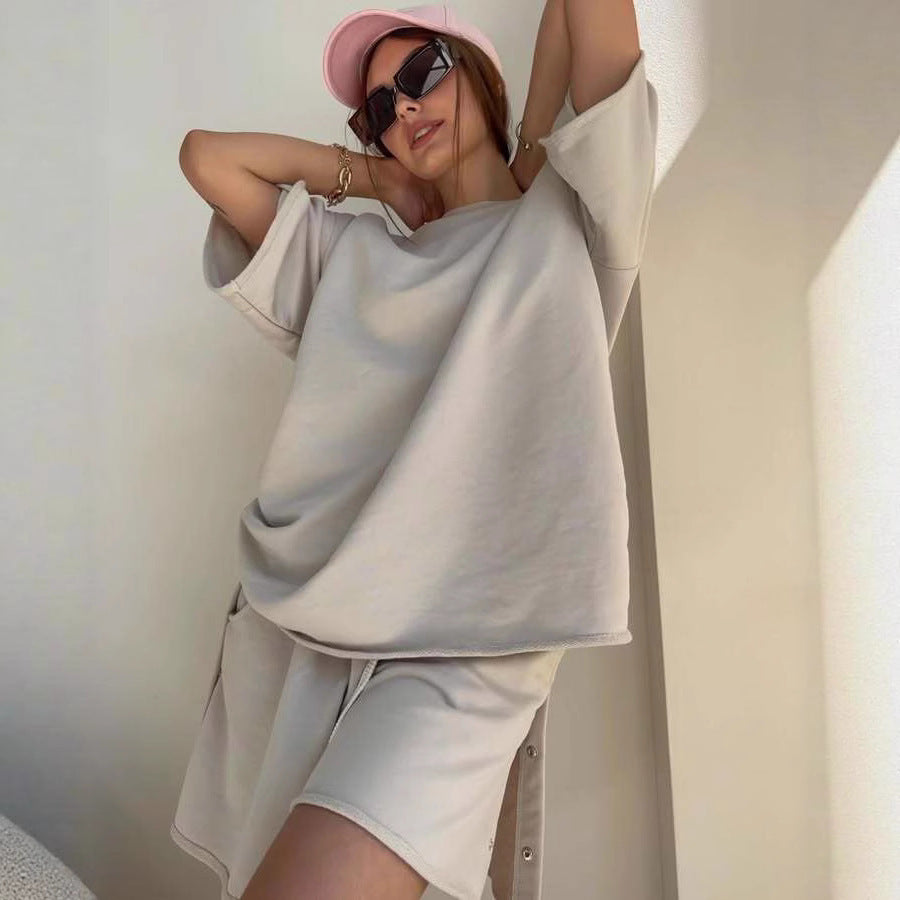 Damen lässiges Freizeitensemble mit oversized T-Shirt und bequemen Shorts R&B
