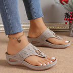 Damen bequeme Zehentrenner-Sandalen mit dekorativem Lochmuster und ergonomischem Fußbett R&B