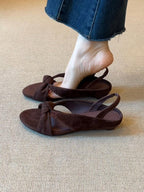 Damen Slingback-Sandalen mit modischem Knoten-Detail und komfortabler Fußbettgestaltung