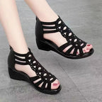 Damen Wedge-Sandalen mit filigranen Riemen und funkelnden Akzenten