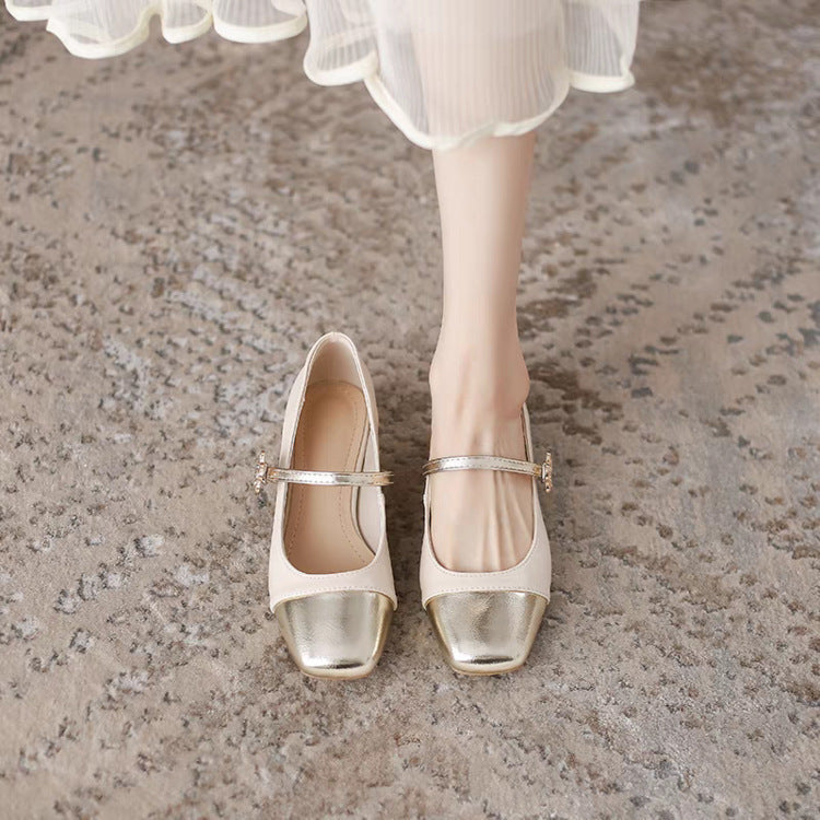 Damen elegante Ballerinas mit geschwungenem Riemen und glänzender Zehenkappe R&B