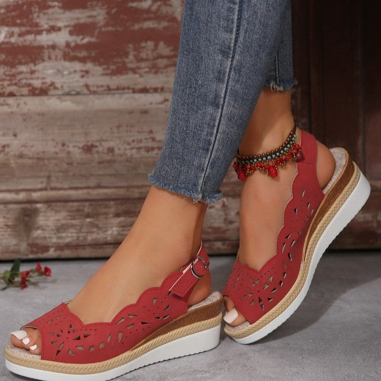 Damen Wedge-Sandalen mit elegantem Lochmuster und komfortabler Fußbettung R&B