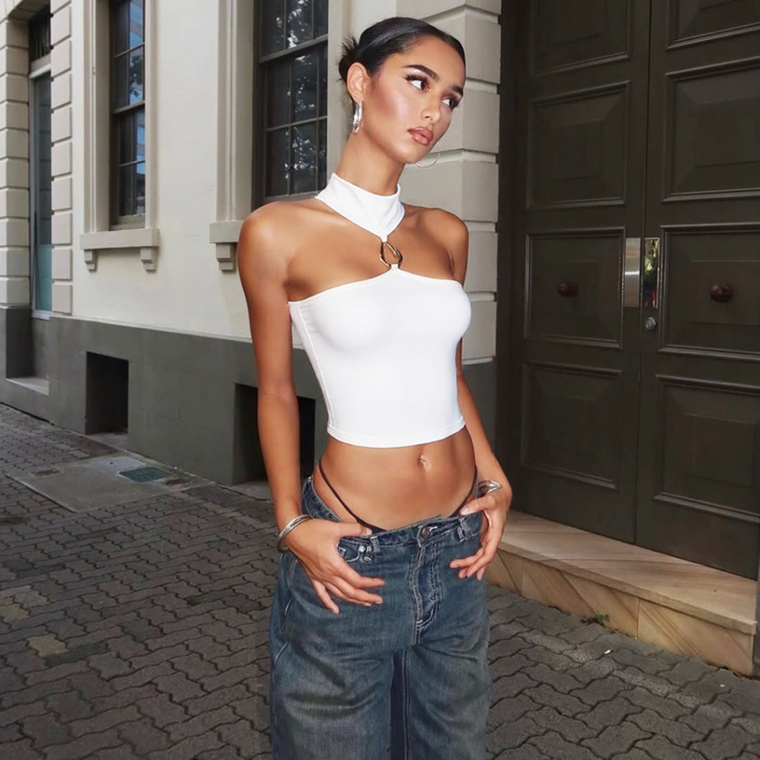 Damen Sportliches Crop-Top mit geschmackvollem Choker und dekorativem Detail R&B