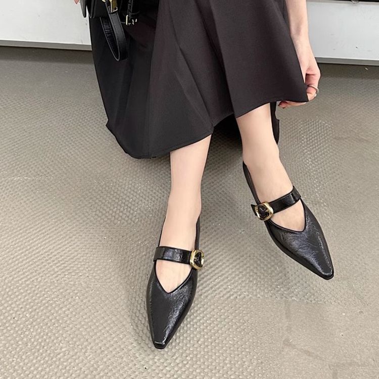 Damen elegante Pumps mit glänzendem Riemchen R&B