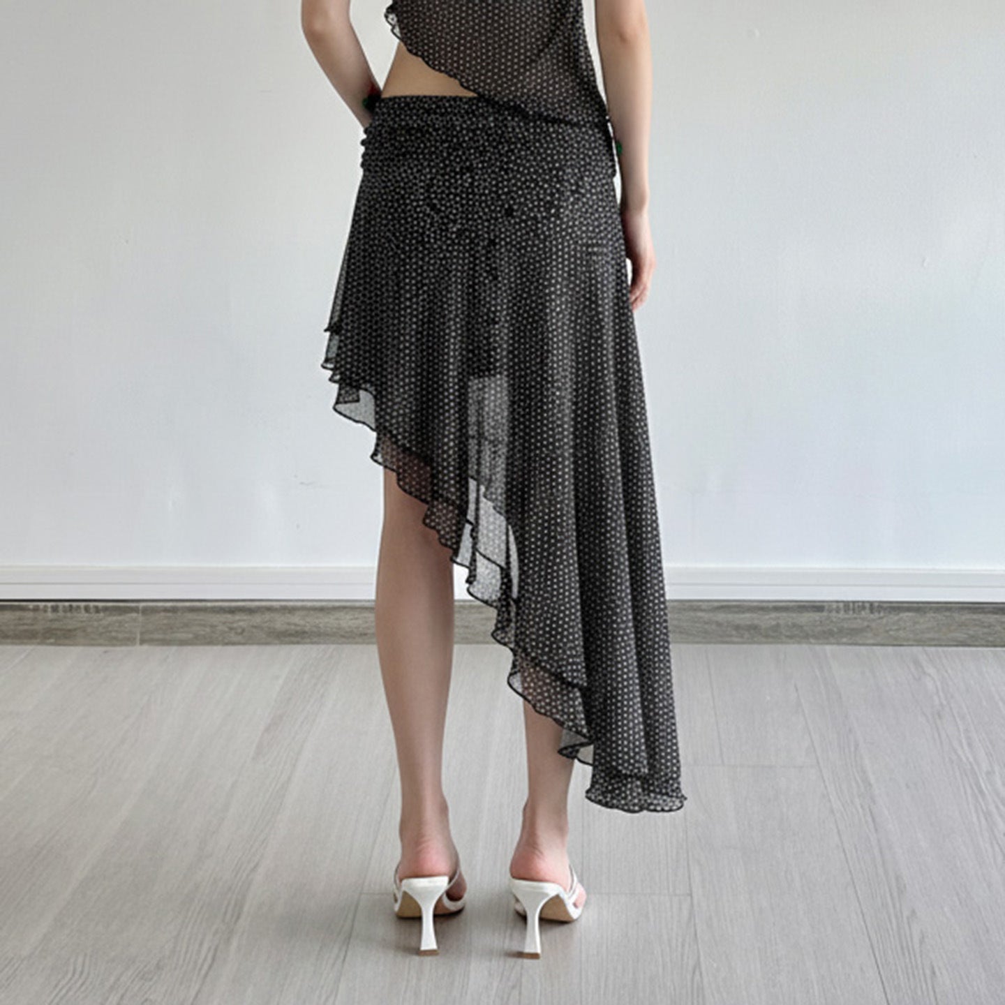 Damen asymmetrischer Rüschenrock mit transparenten Akzenten R&B