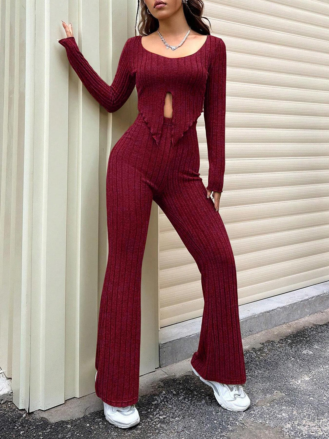 Damen Strickanzug mit modischem Cut-Out R&B