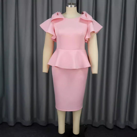 Damen elegantes Kleid mit voluminösen Rüschensäumen und charmanten Perlenakzenten R&B