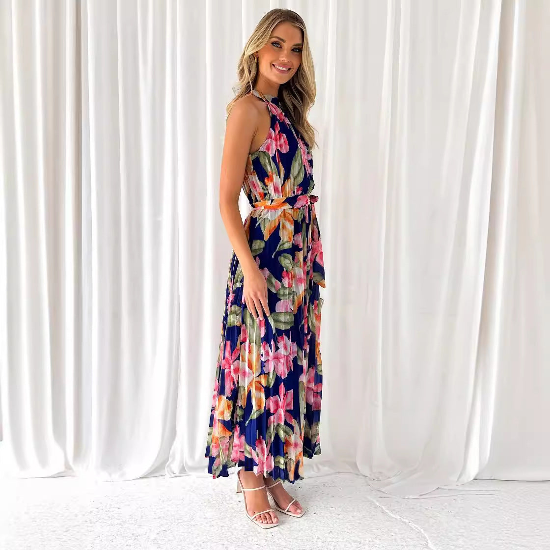 Damen Maxikleid mit elegantem Faltenwurf und Halterneck R&B