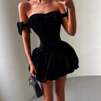 Damen Glitzerndes Cocktailkleid mit schulterfreiem Design und voluminösem Rock EB