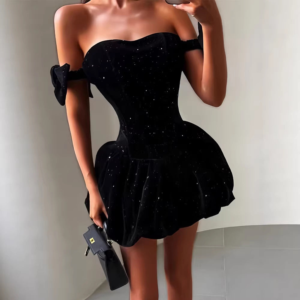 Damen Glitzerndes Cocktailkleid mit schulterfreiem Design und voluminösem Rock EB