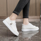 Damen lässige Sneaker mit modischem Used-Look und elastischem Schnürsystem R&B