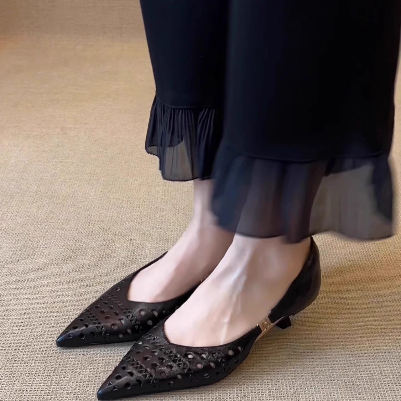 Damen elegante Spangenpumps mit ausgeschnittenem Designelement und komfortabler Sohle