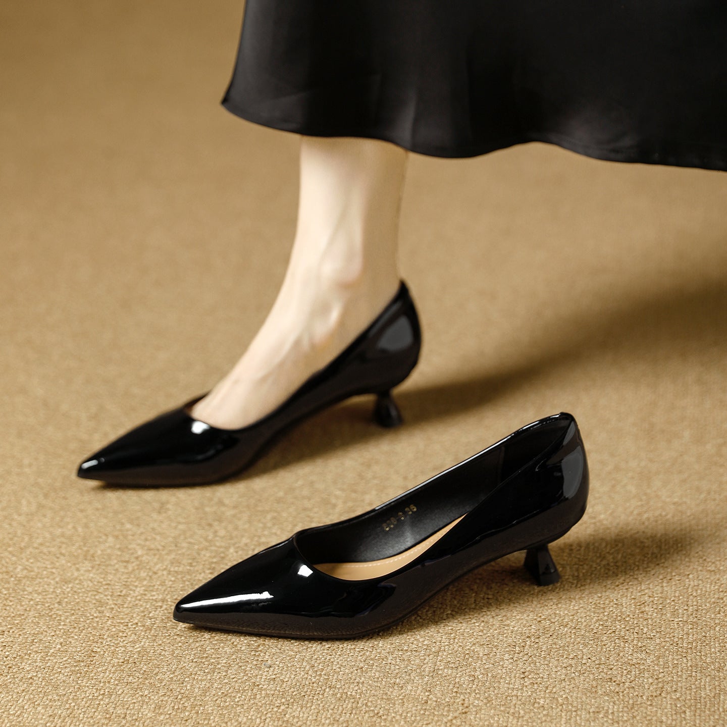 Damen elegante Pumps mit stilvollem Kittelsabsatz
