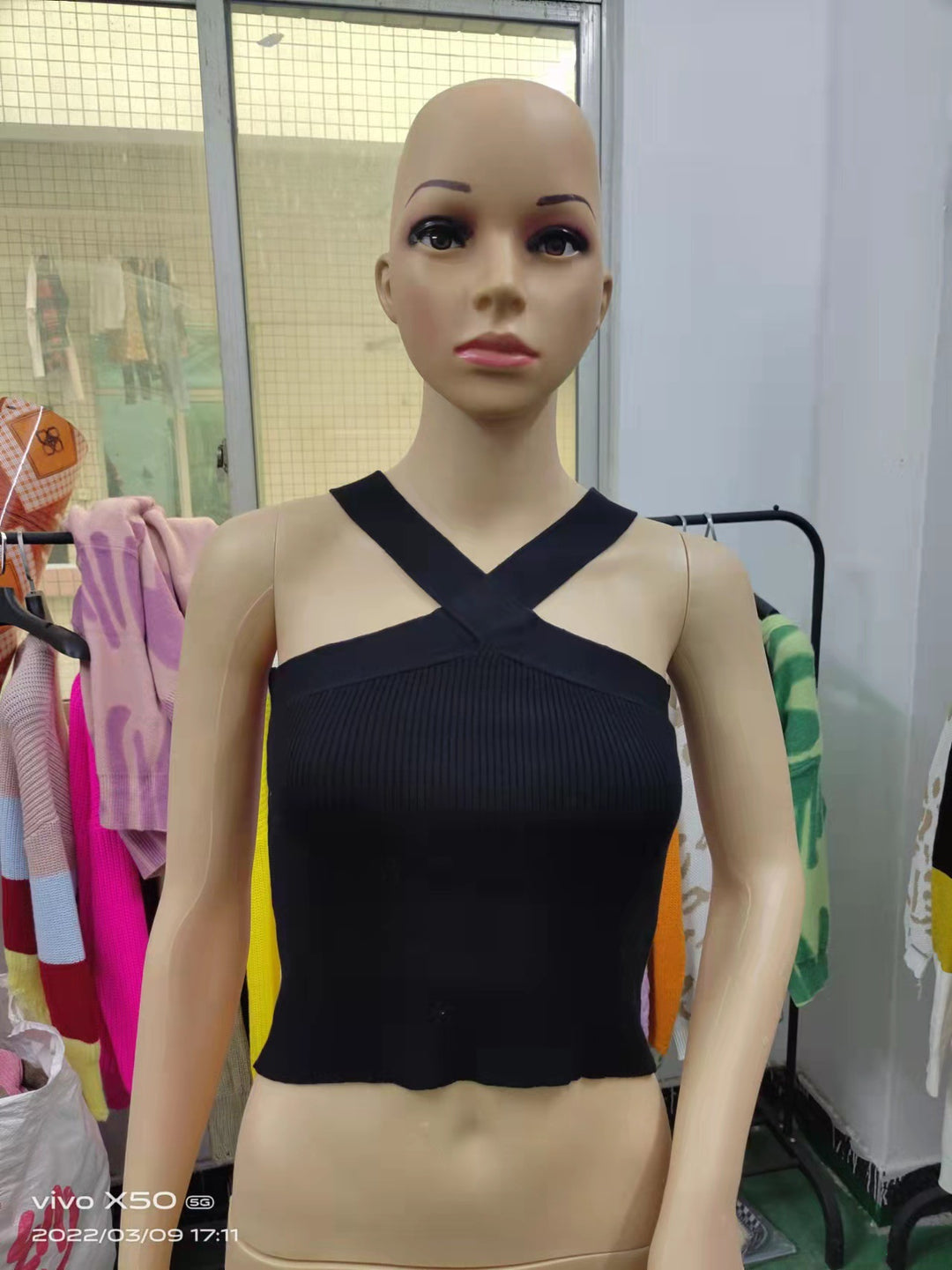 Damen Crop-Top mit schickem Kreuz-Trägerdesign R&B