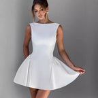 Damen Figurumspielendes Cocktailkleid mit schwingendem Rock und elegantem Ausschnitt