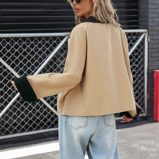 Damen Oversized Jacke mit kontrastierendem Kragen und Knopfverschluss R&B