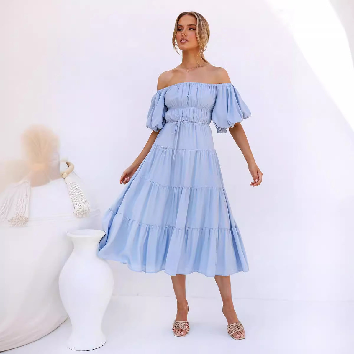 Damen Maxi Kleid mit ausgefallenem Off-Shoulder Design und voluminösen Ärmeln R&B
