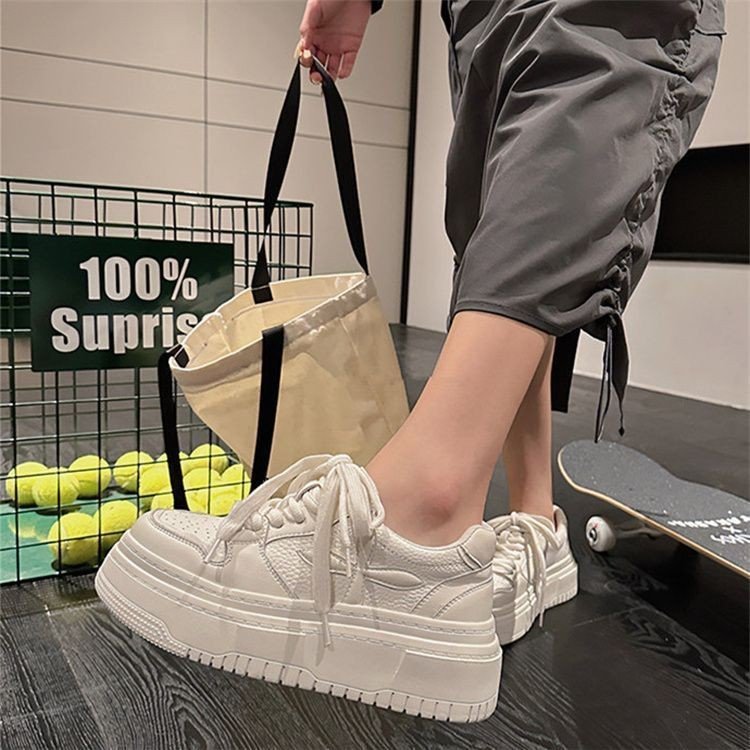 Damen Sportliche Plateau-Sneaker mit eleganten Applikationen R&B