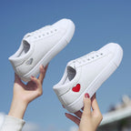 Damen modische Sneaker mit Herzen-Applikation und rutschfester Sohle R&B