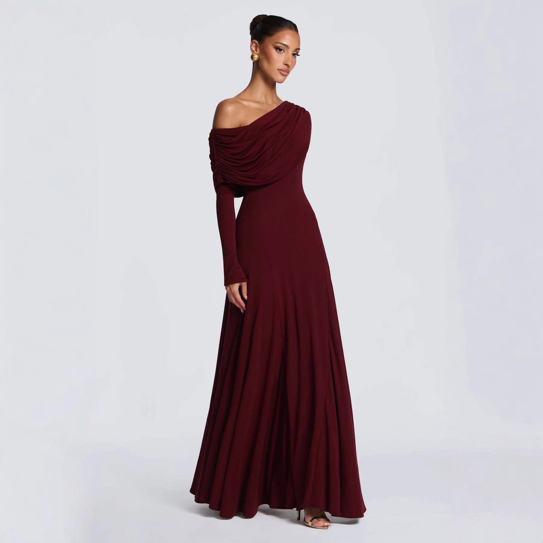 Damen Elegantes Langarm-Maxikleid mit asymmetrischem Drapierungsdetail EB