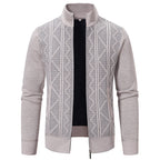 Herren elegante Strickjacke mit strukturiertem Zopfmuster und hohem Kragen R&B