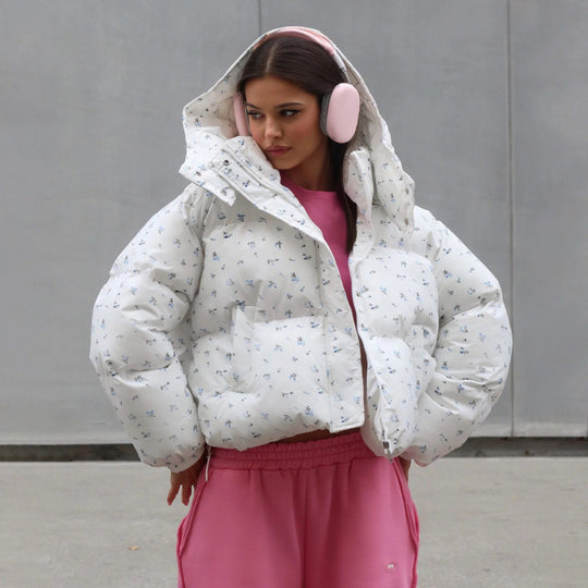 Damen gefütterte Blumensteppjacke im modernen Schnitt R&B