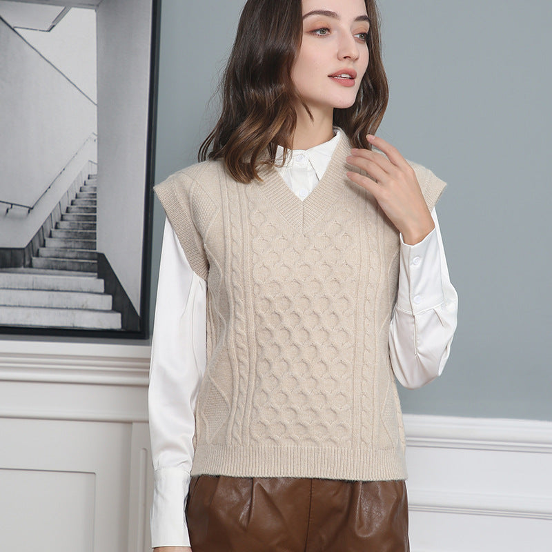 Damen Strickweste mit V-Ausschnitt und aufwendigem Zopfmuster R&B