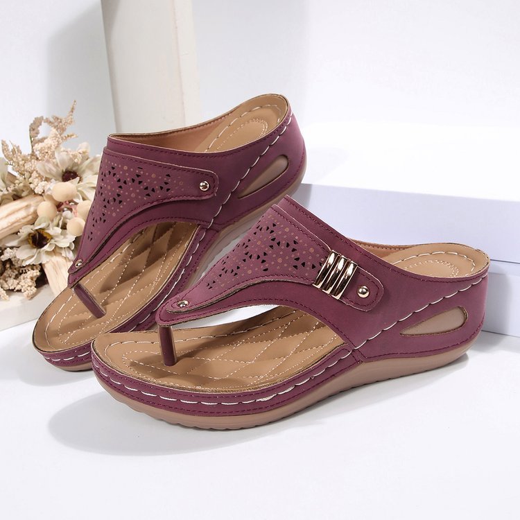 Damen Zehentrenner-Sandalen mit zierlichem Lochmuster und komfortabler Fußbettung R&B