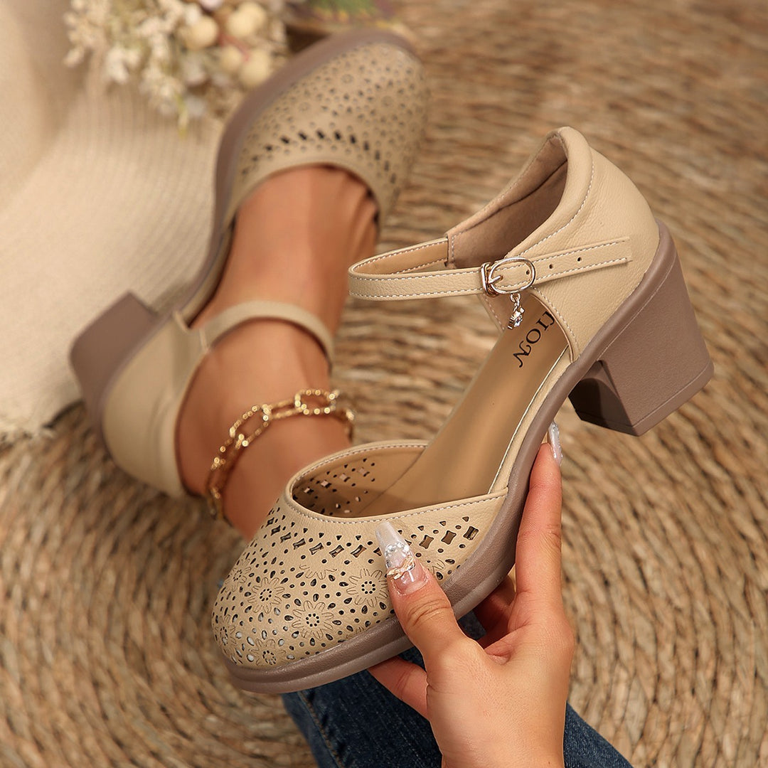 Damen elegante Riemchen-Pumps mit perforierter Oberfläche und gleitendem Absatz R&B