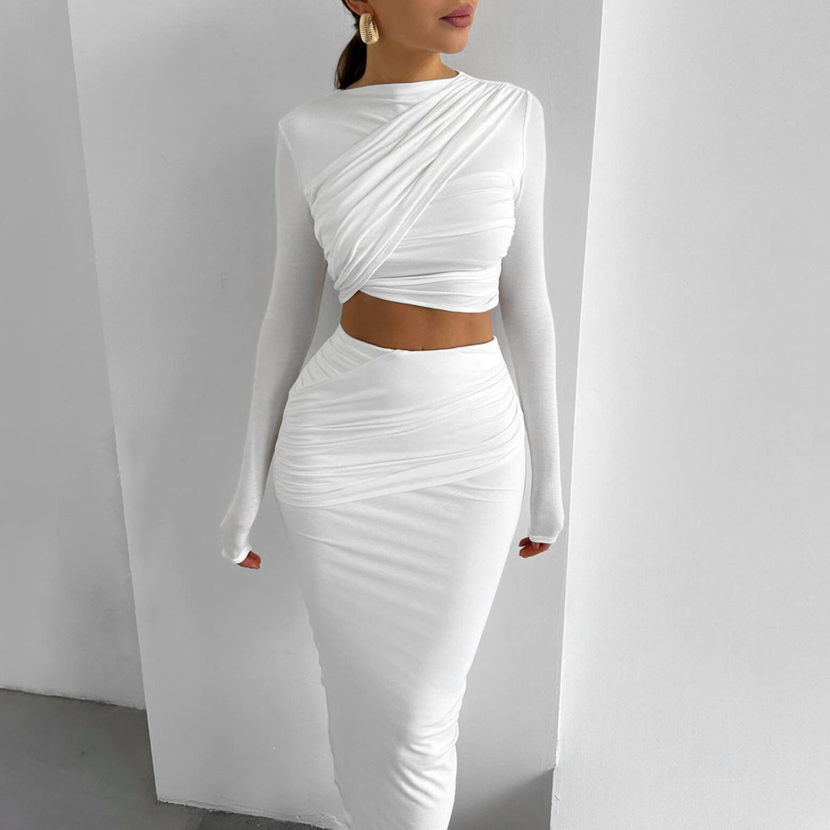 Damen Elegantes Crop-Top und Maxirock Ensemble mit Wickeldesign