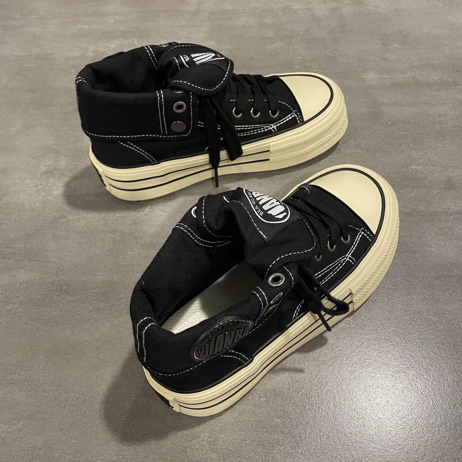 Damen High-Top Sneakers mit dicker Gummisohle und seitlichem Reißverschluss