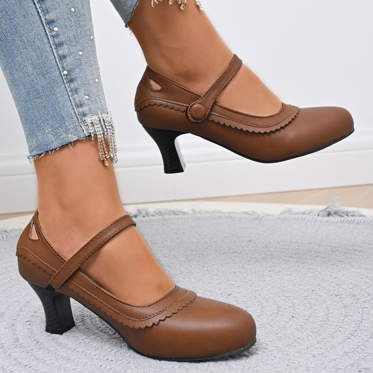 Damen Absatzschuhe mit verstellbarem Riemen und eleganter Schnalle