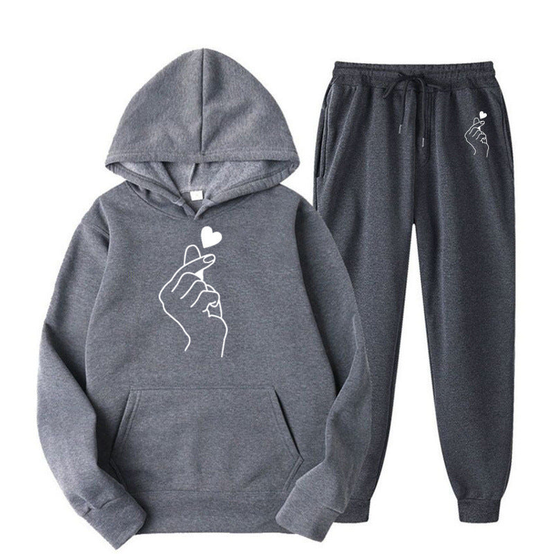 Damen Jogginganzug mit kreativem Herzmotiv und bequemer Passform