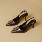 Damen Slingback-Mules mit eleganter Spitzenform und glänzender Schnallenapplikation