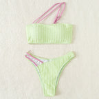 Damen Bandeau-Bikini mit innovativem Schnitt