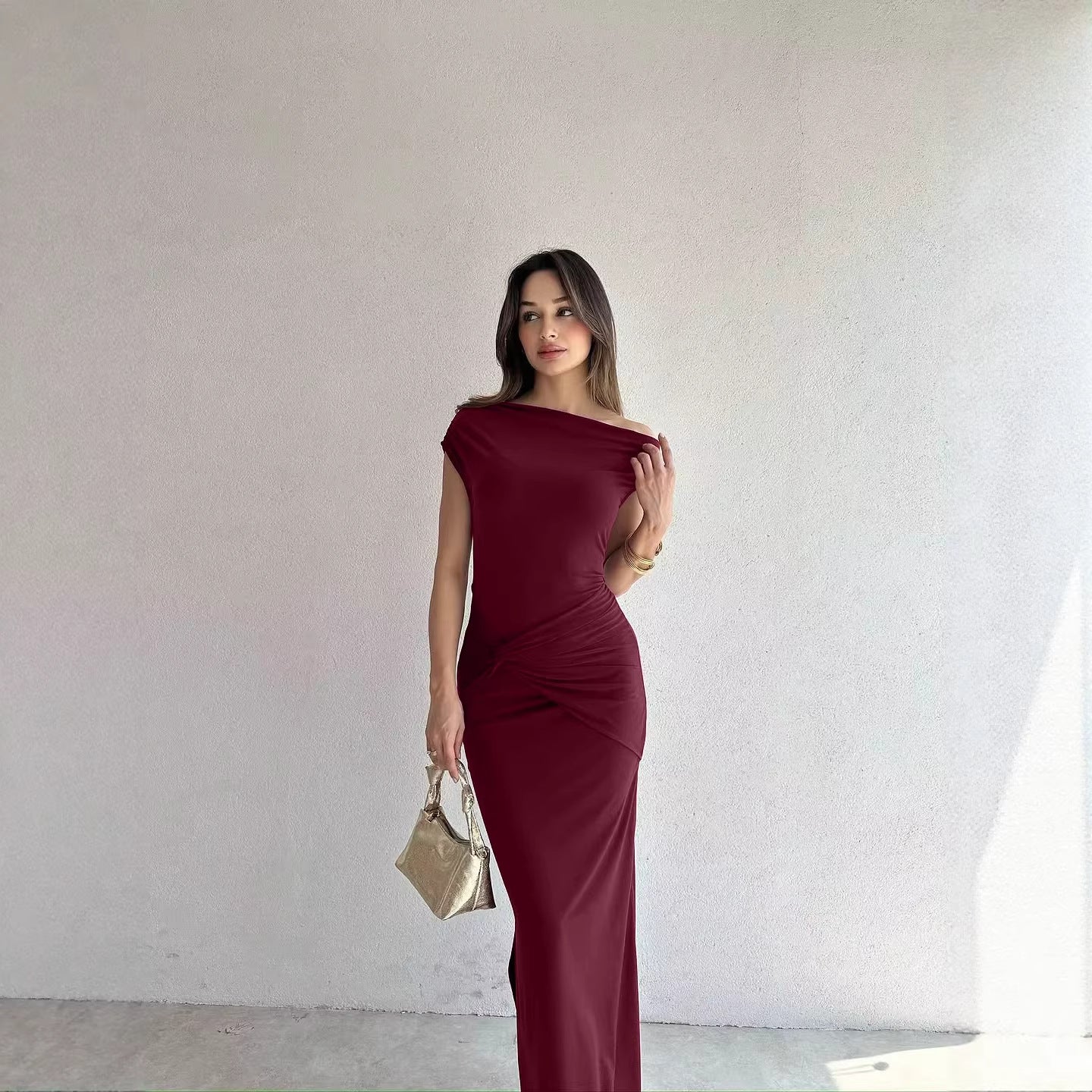 Damen Elegantes Maxikleid mit Off-Shoulder Design und dekorativer Raffung R&B