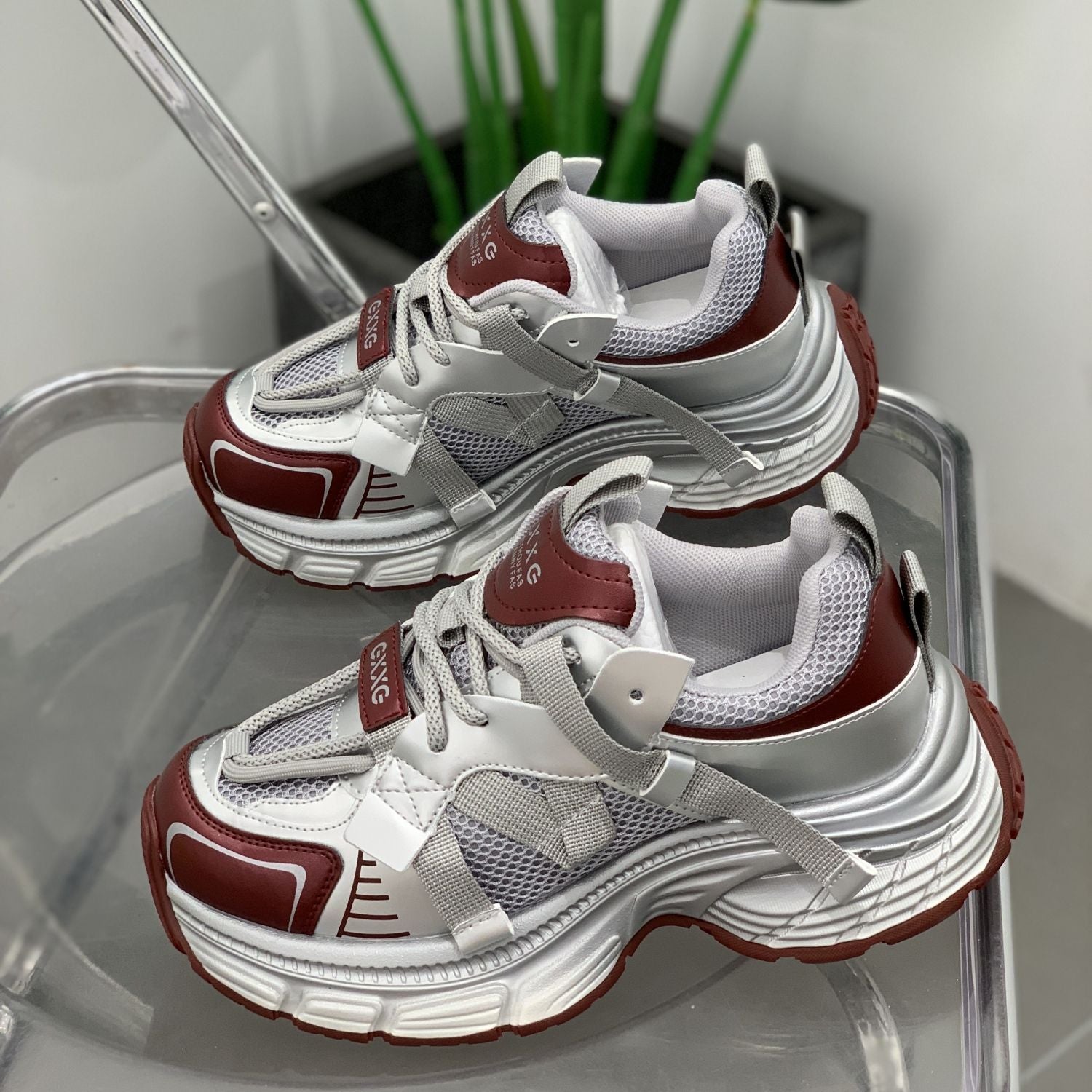 Damen Sportliche Sneakers mit strapazierfähigem Mesh-Obermaterial und innovativer Dämpfungstechnologie R&B