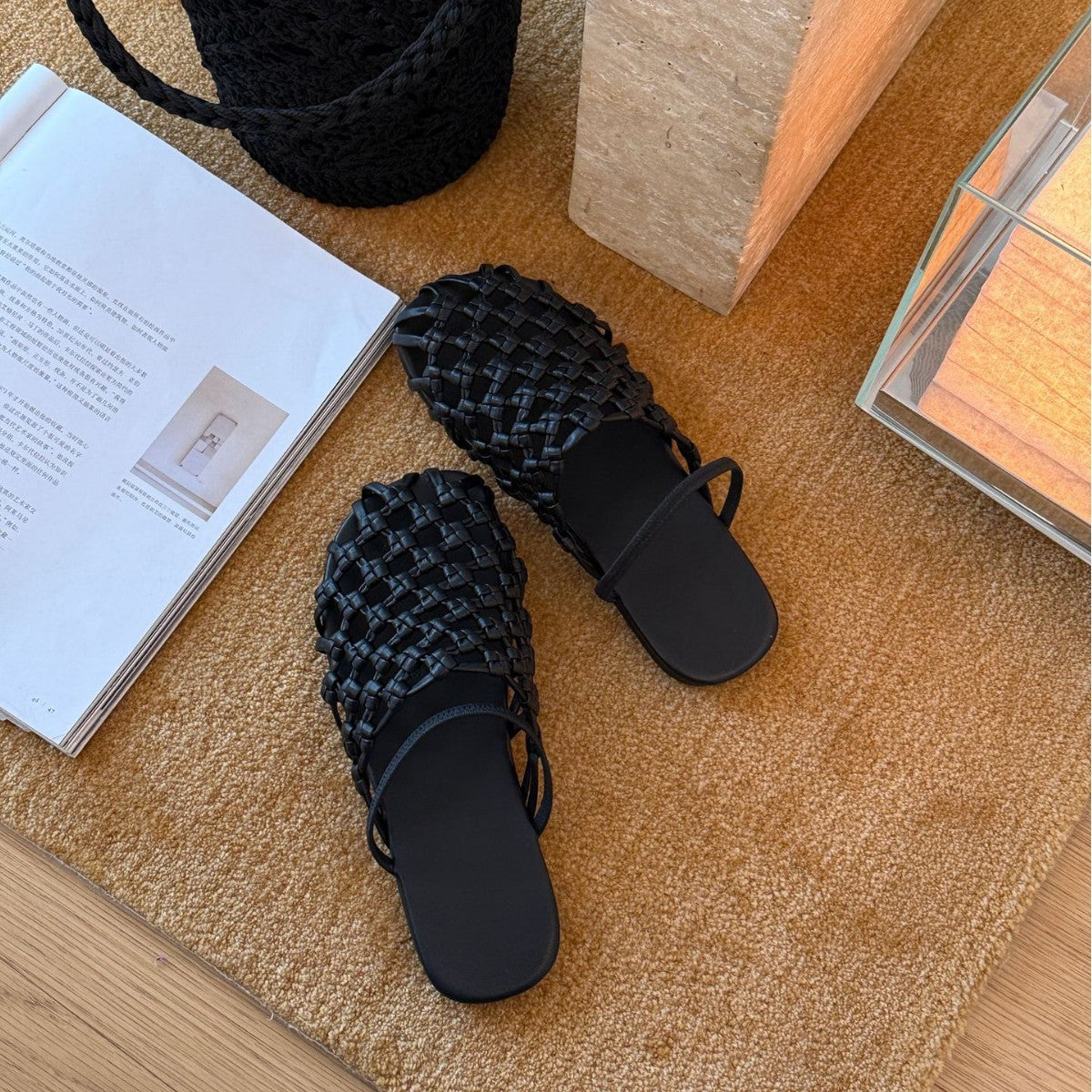 Damen Modische Riemensandalen aus hochwertigem Kunstleder mit geflochtenem Design