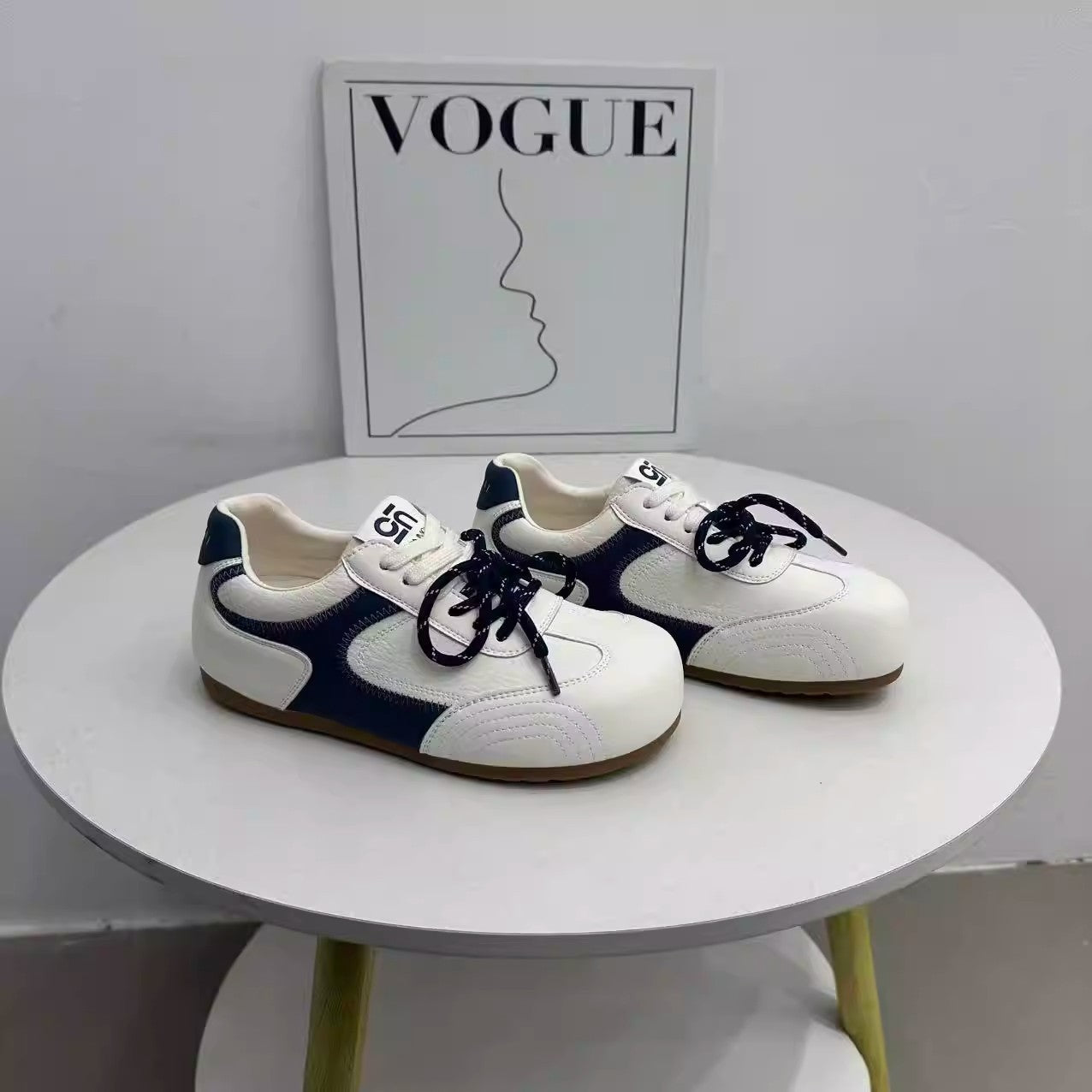 Damen Sneakers im sportlichen Retro-Design mit atmungsaktiver Oberfläche und rutschfester Sohle R&B