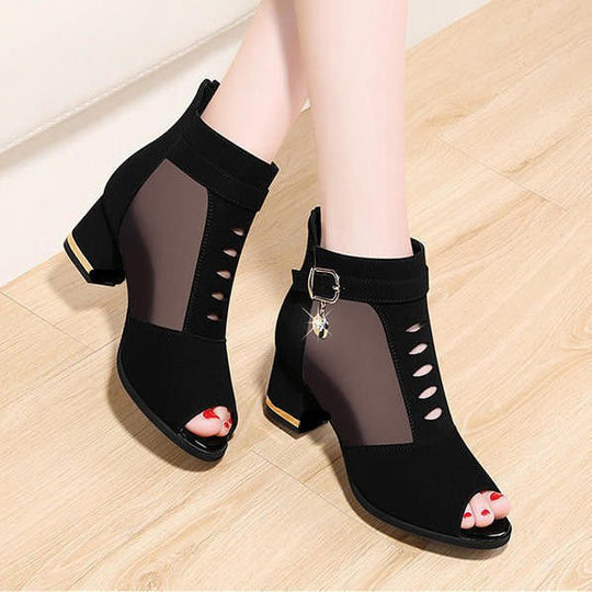Damen nan Peep-Toe Stiefelette mit transparenten Mesh-Einsätzen, Cut-Out-Details, Zier-Schnalle und mittlerem Blockabsatz R&B
