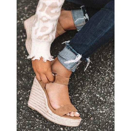 Damen Wedge-Sandalen mit geflochtenem Jute-Detail und verstellbarem Riemen R&B