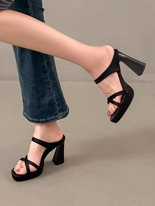 Damen Plateau-Sandalen mit breiten Riemen und elegantem Blockabsatz R&B