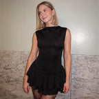 Damen Rüschen-Minikleid mit figurbetontem Oberteil und fließendem Stoff R&B