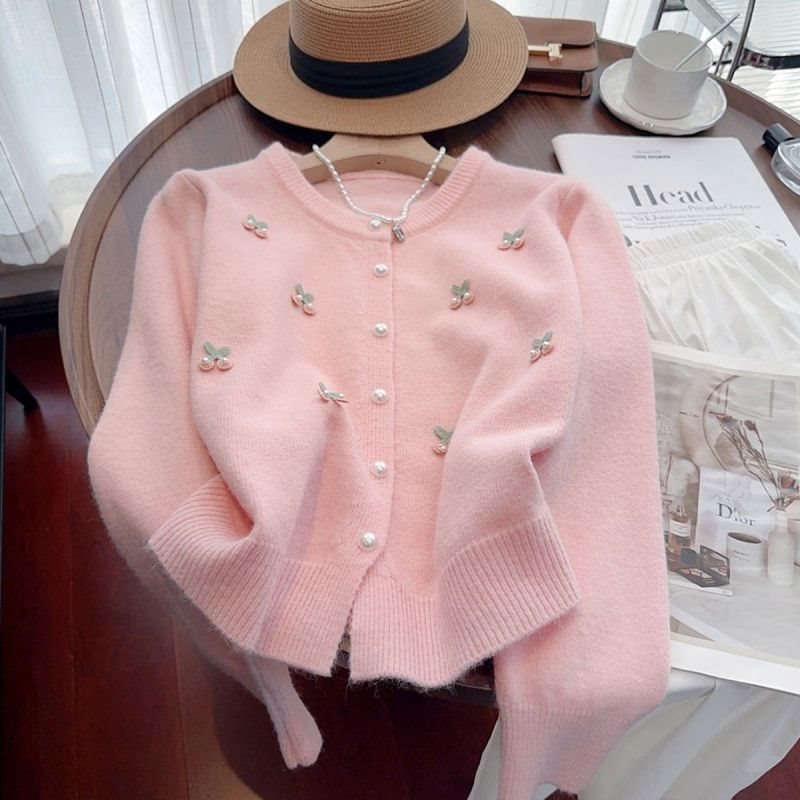 Damen Strickjacke mit floralem Design und Perlenknopfdetails R&B