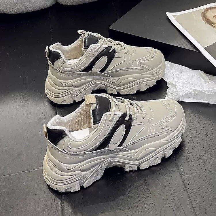 Damen Trendy Sneaker mit ausgeprägter Sohle und sportlichem Design R&B