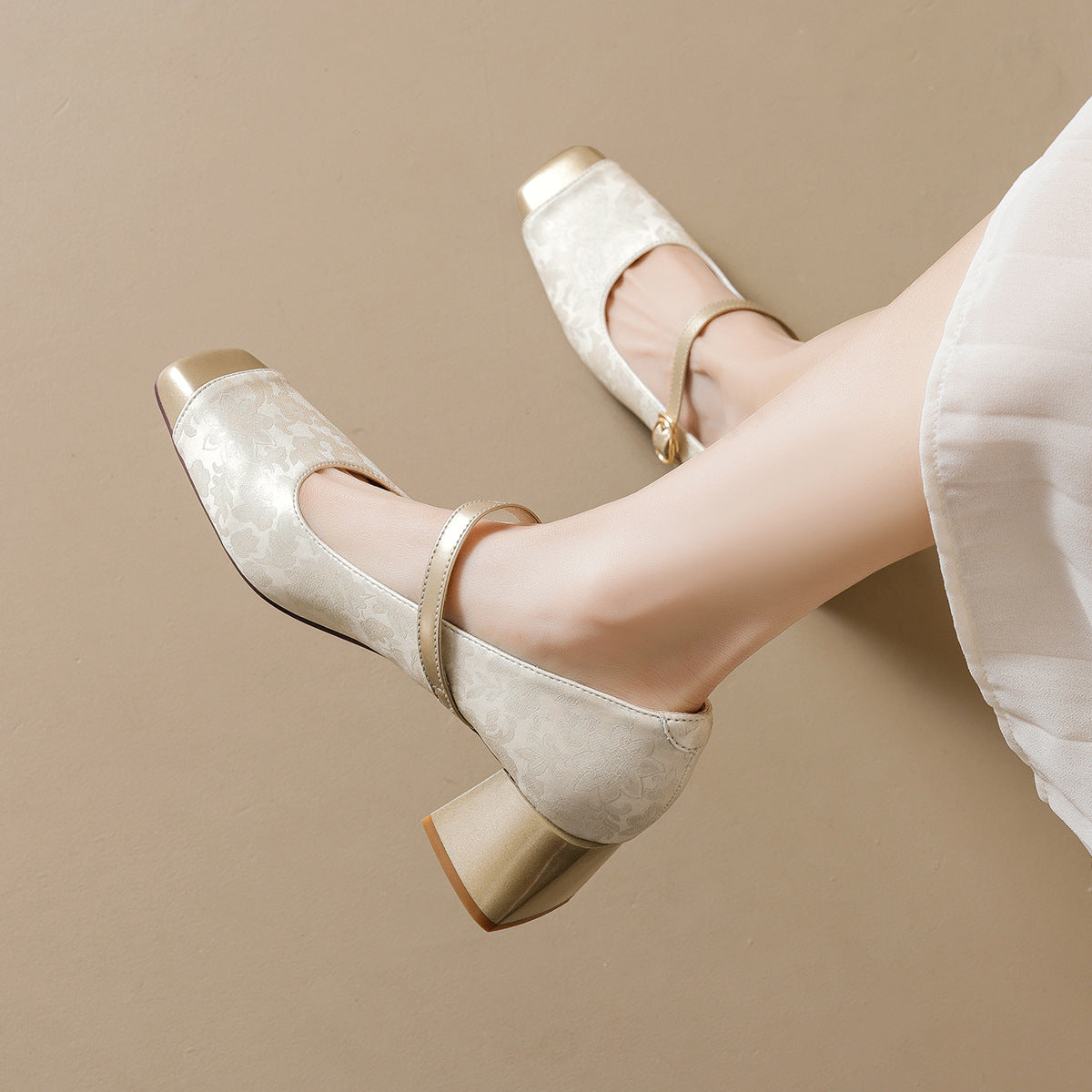 Damen elegante Ballerinas mit schickem Riemen und moderner Quersehne